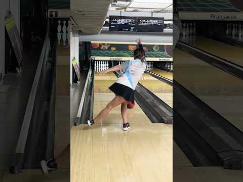 Tokyo gal  good at bowling and baseball