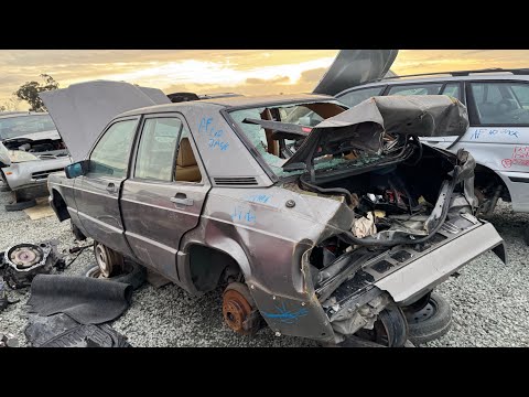 1989 Mercedes-Benz W201 at Junkyard