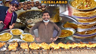 PAKISTANI STREET FOOD TOUR IN FAISALABAD - Kebab Stall Ghanta Ghar, Munna Daal Chawal & Fry Naan.