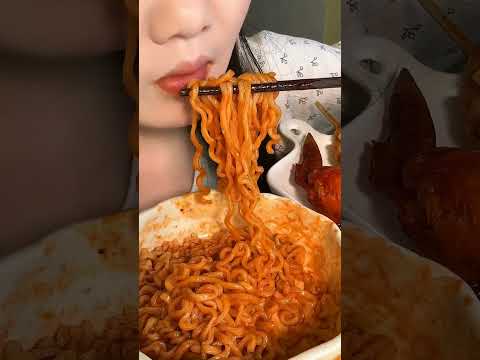 #mukbang #foodiechallenge #koreancuisine #koreanmukbangbigbites #koreanmukbanger #food #koreanfood