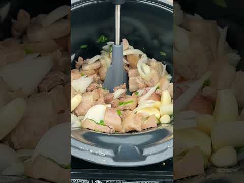 Making some Samgyeopsal aka grilled pork belly 삼겹살 at the beach using my automatic stirrer #yummy