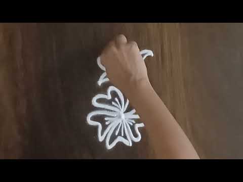 Very easy flower rangoli/Freehand rangoli/दररोज साठी सोपी रांगोळी/ easy flower rangoli #dailyrangoli