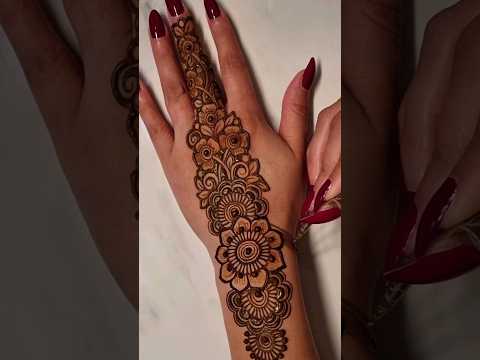 Try this New unique Henna design for your next occasion ✨️ #henna #mehndi #mehndidesign