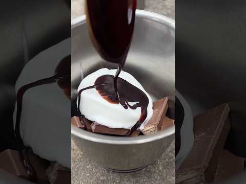 😱 இந்த மழைக்கு idhu thevaiya⁉️ Kitkat Milkshake🍫 #shorts #cooking