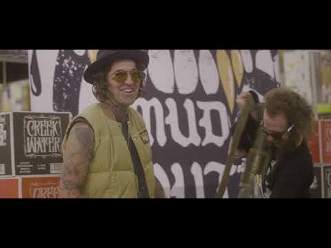 Yelawolf - Creekwater Bottle Signing - Knoxville 2021