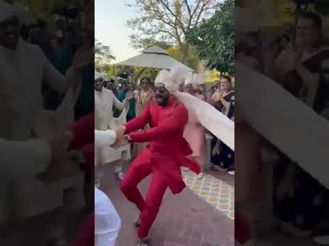 Akshay Kumar and Prithviraj Sukurmaran Dance Together at K. Madhavan's Son wedding.❤️