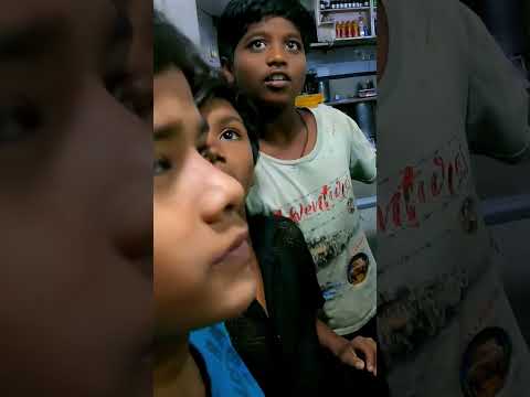 Buying Ice Cream in a Mumbai Slum 🇮🇳