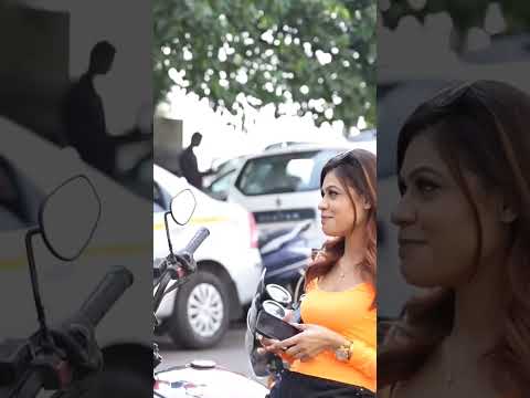 aap single kaise @OyeitsUncut#prankoncutegirl #ajpickuplines #pickup #prank #youtubeshorts #shorts