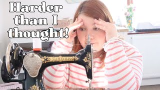 Sewing on a 95 Year Old Machine! - Trying to use a Singer 28k Hand Crank Machine