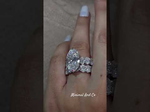 Oval Cut Moissanite Engagement Ring Set