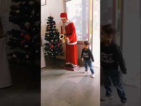 Love Ne Santa Claus Ke Saath Li Photo | #santaclaus​#christmas​#trending​#youtubeshorts​#shortsfeed