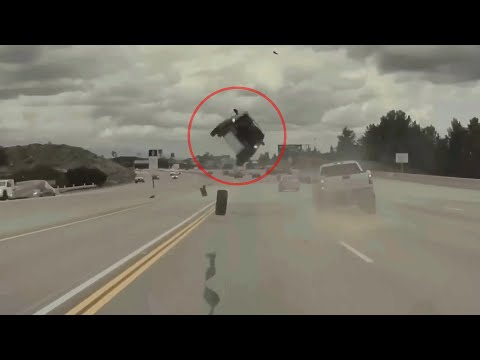 20 Most Scariest Things Caught on Dashcam Footage (Vol.2)