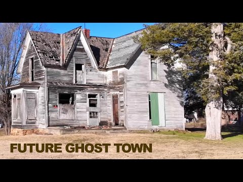 I Visited A Hidden Kansas Town Where Everyone Just Up & Left