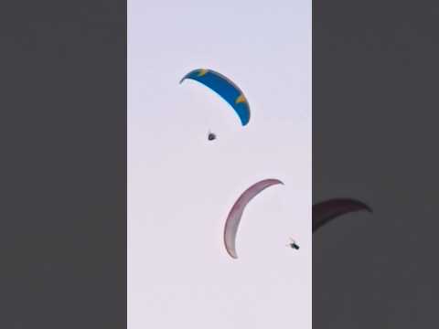 Party in the sky| paragliders exhibition