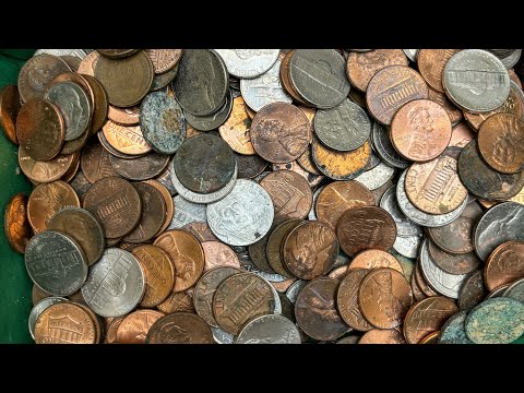 Save $2000 by saving your change (coins) #budget #cashstuffing # saving money #billionairemindset