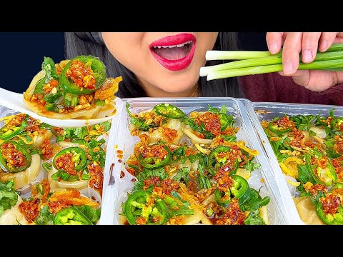 ASMR SOUP DUMPLINGS & RAW GREEN ONIONS | EATING MUKBANG | ASMR Phan