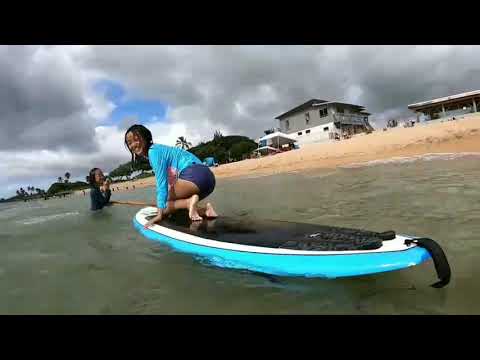 【ハワイ生活】Beach activity in front of the Haleiwa Jodo Mission Buddhist Temple