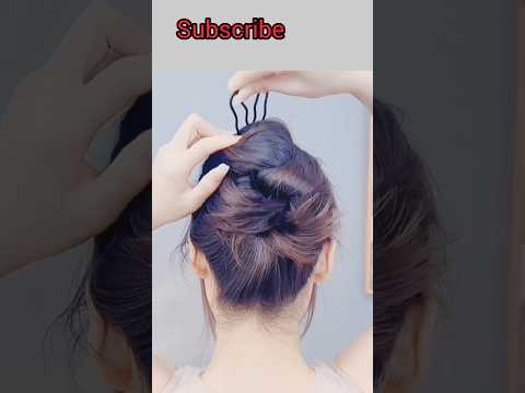 बिना कंघी सिर्फ 5 सेकंड में बनने वाला खूबसूरत हेयर स्टाइल,  जरूर Try करें #hairstyle  #shorts