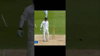 James Anderson cleared Brendon McCullum's stump #cricket #jamesanderson  #brendonmccullum