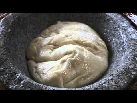 How to Make Mochi the Traditional Way (Mochitsuki)