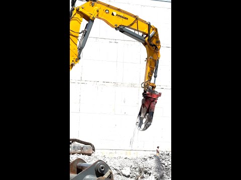 The Biggest Demolition Excavator in Europe