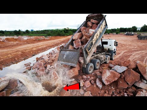 AMAZING! Rock Pushing Unloading For Making Land Up Bulldozer Komatsu D61PX Working With 25.5t Truck