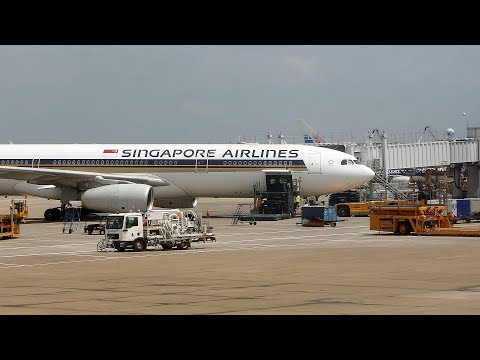 Bandara Internasional Dubai (Dubai Airport - DXB) dan Naik Singapore Airlines