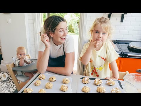 Baking Cookies & Truffles With Ottie  | Vlogust Day 9