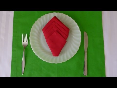 Napkin Folding - Diamond