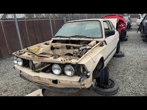 1980 BMW E21 at Junkyard