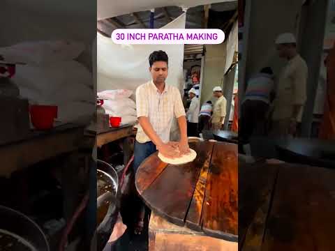 30 inch parantha 🤩#shorts #ytshorts #streetfood #parantha #trending #indianstreetfood #foodblogger