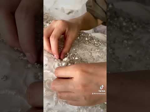 Amanda Novias workshop for custom made wedding dress design