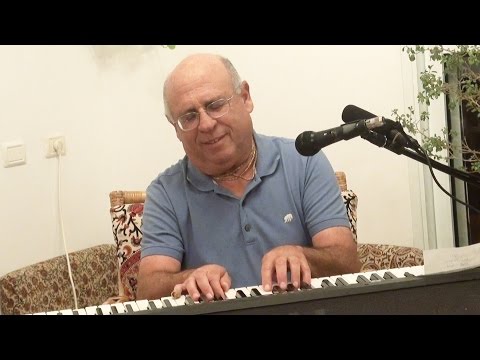 Hridayananda Dasa Goswami - Singing "Hari Hari"