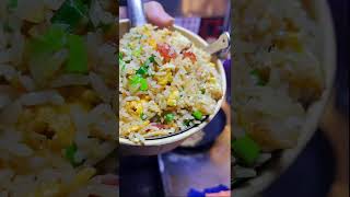 Sell fried rice and fried noodles at roadside stalls for supper to make money