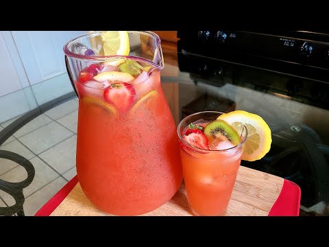 Homemade Strawberry Kiwi Lemonade | Made with fresh strawberries, kiwi and lemons