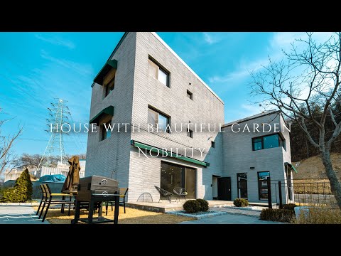 A forest complex-type detached house that reminds you of a family