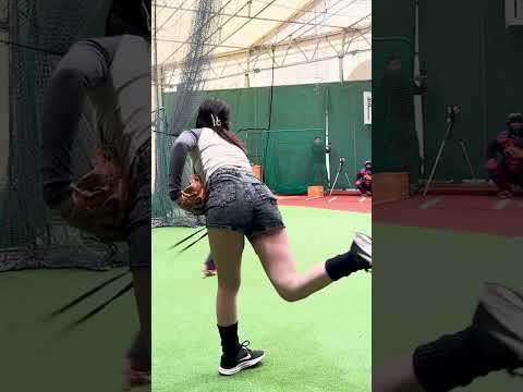 Tokyo gal practice pitching Shohei Otani's balls