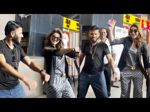 Urvashi Rautela Dance With Photographer On Dabidi Dibidi Song At Airport | Daaku Maharaaj