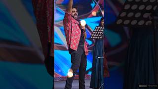 #Venkatesh Superb Live Singing Performance👌 @ #SankranthikiVasthunam Movie Musical Night | FilmyTime