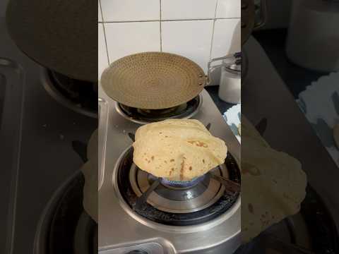 #zomato #song #food #viralshorts #cooking #song #music #roti #ghar ki roti#making #makingroti