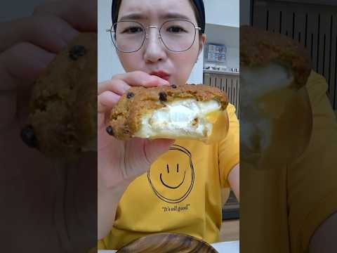 쿠키+크림빵을 에프에 돌리면? 쿠림빵❤️ #shorts