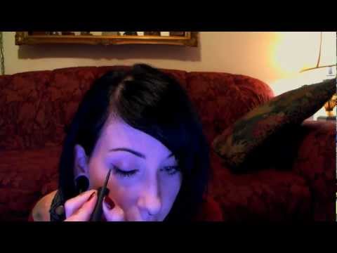 Five Minute Tutorial: Cat-Eye tips.