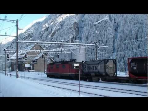 Schnee am Gotthard - Bahnverkehr am 01.12.2012 "Alptransit Re 460"