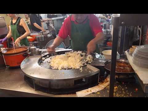 Taiwan Street Food: Egg Fried Rice In Taipei