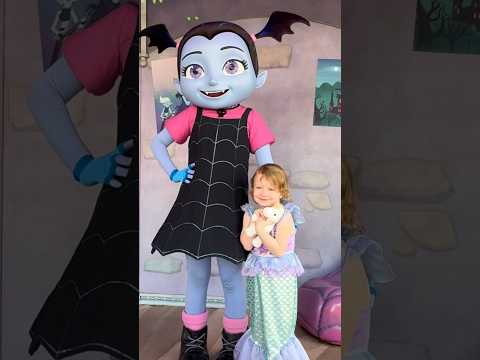 VAMPARINA at Hollywood Studios! #vamparina #disneyjunior #hollywoodstudios