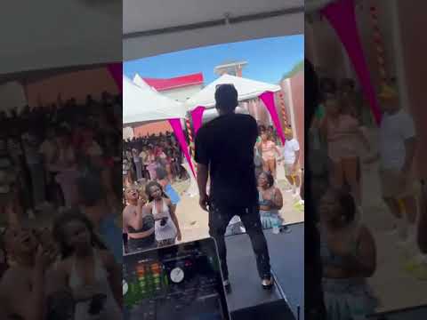 Shane E perform Fun stop in Trinidad