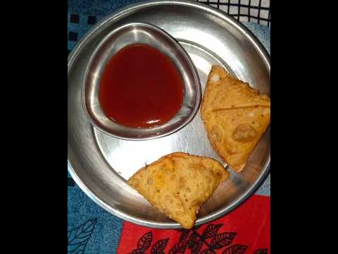 Aloo Samosa || Eat Travel Repeat || #snackstime #shorts #food #samosa #sause #matchday