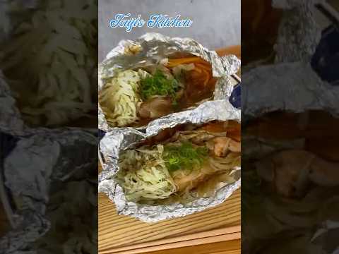 Making Aluminum foil baked Salmon 〜鮭のホイル焼き〜 #Shorts | easy Japanese home cooking recipe