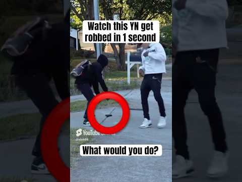 Watch this YN get robbed in 1 second