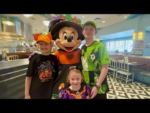 Minnie’s Halloween Dine at Disney’s Hollywood Studios!